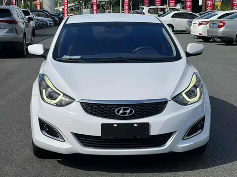 Hyundai Elantra (Avante)