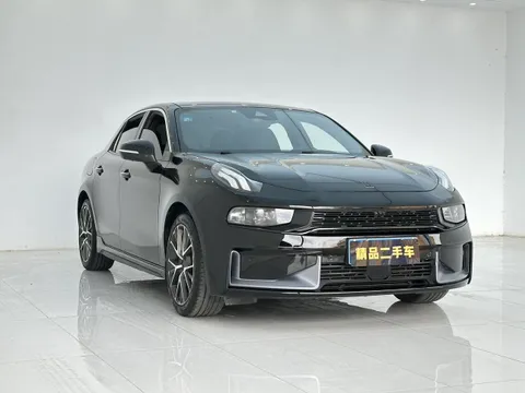 Lynk & Co 03