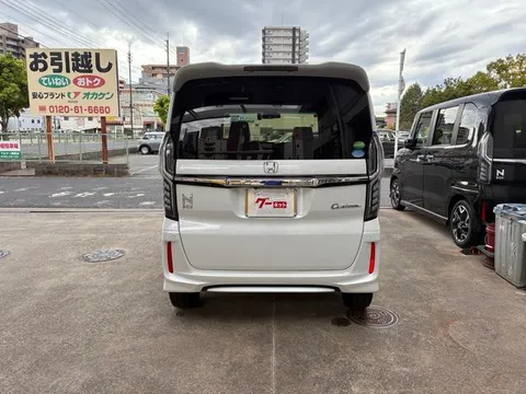 Honda N-BOX Custom