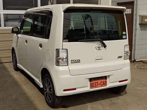 Toyota Pixis Space