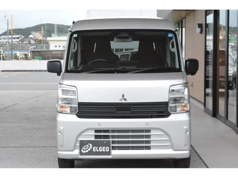 Mitsubishi Minicab Van
