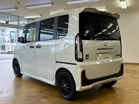 Honda N-BOX Custom