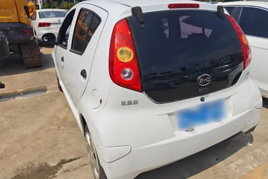 BYD F0