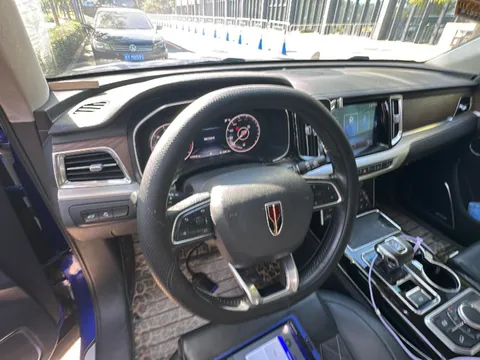 Hongqi HS7