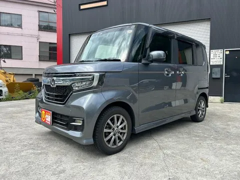 Honda N-BOX Custom