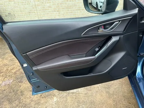 Mazda Axela Sport