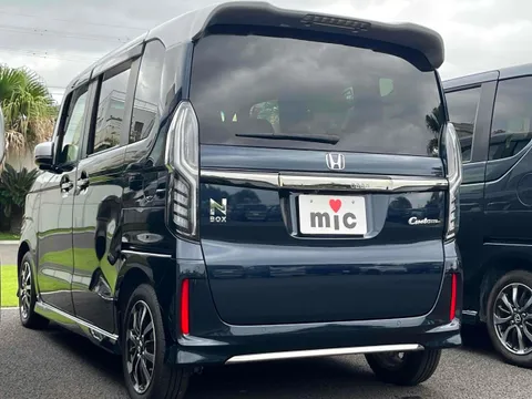Honda N-BOX Custom