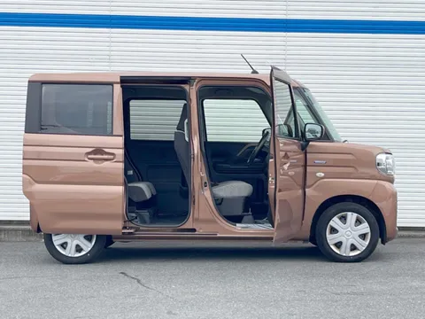 Suzuki Spacia