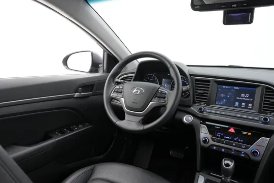 Hyundai Elantra (Avante)
