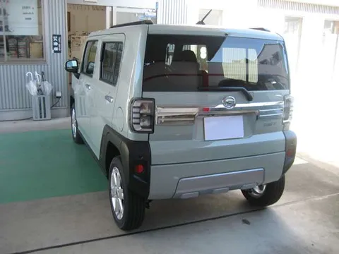 Daihatsu Taft