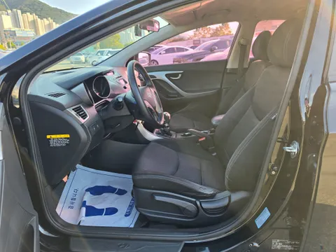 Hyundai Elantra (Avante)