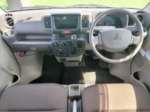 Mitsubishi Minicab Van