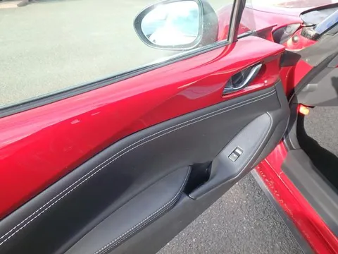 Mazda MX-5 (Roadster)