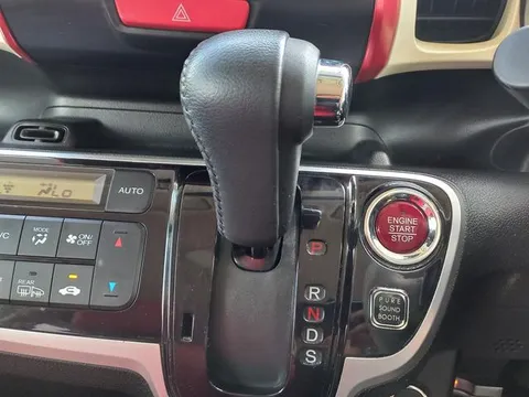 Honda N-BOX Slash