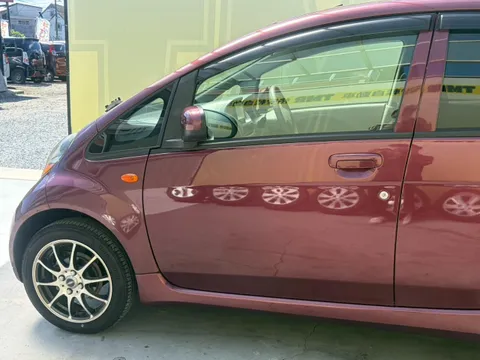 Mitsubishi I