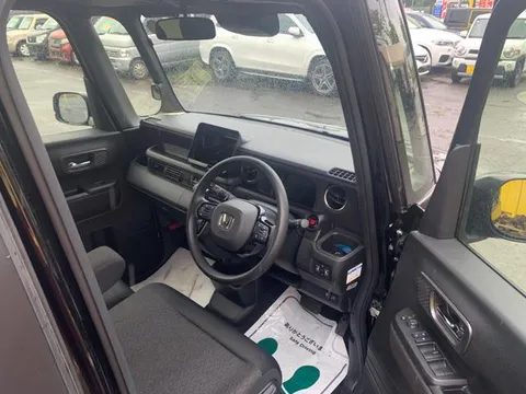 Honda N-BOX Custom