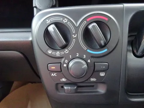 Nissan Clipper Van