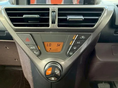 Toyota iQ