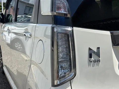 Honda N-WGN Custom