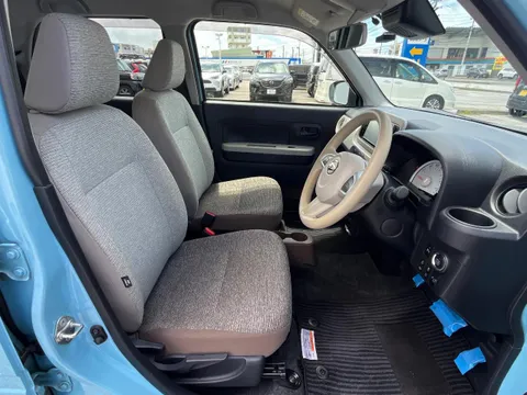 Daihatsu Mira Tocot