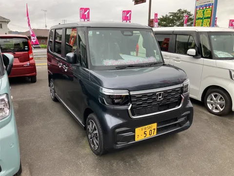 Honda N-BOX Custom
