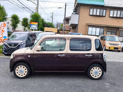 Daihatsu Mira Cocoa