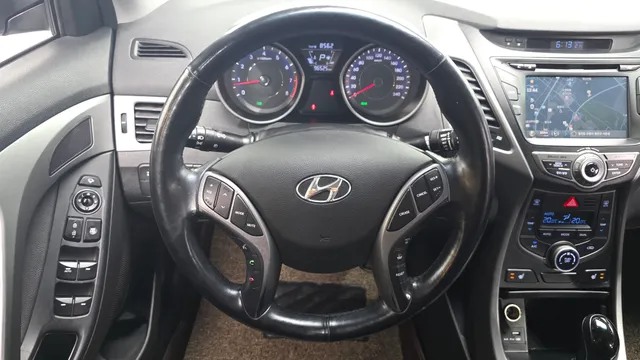 Hyundai Elantra (Avante)