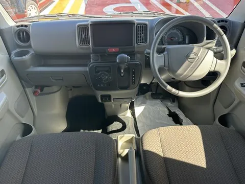 Nissan Clipper Van