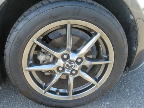 Mazda MX-5 (Roadster)