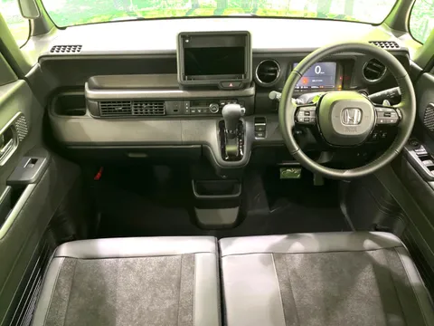 Honda N-BOX Custom