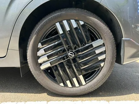 Nissan Note Aura
