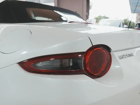 Mazda MX-5 (Roadster)