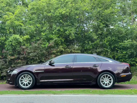 Jaguar XJ