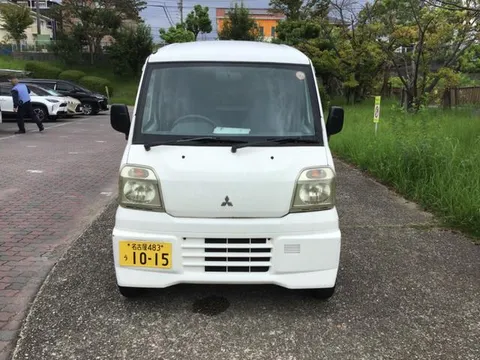 Mitsubishi Minicab Van