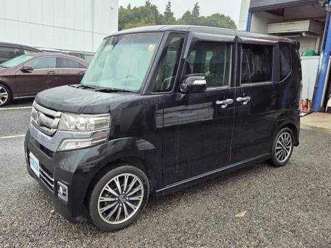 Honda N-BOX Custom