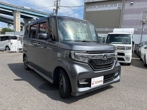 Honda N-BOX Custom
