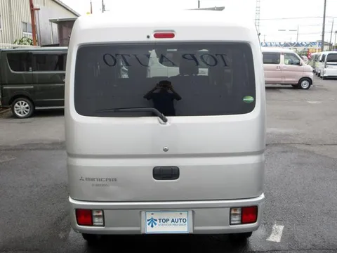 Mitsubishi Minicab Van