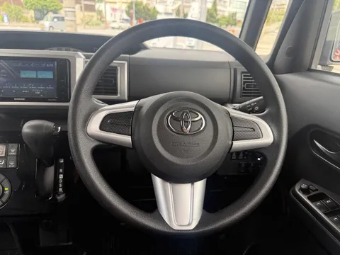Toyota Pixis Mega