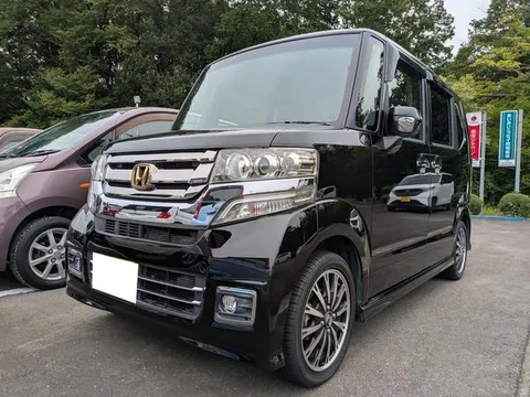 Honda N-BOX Custom