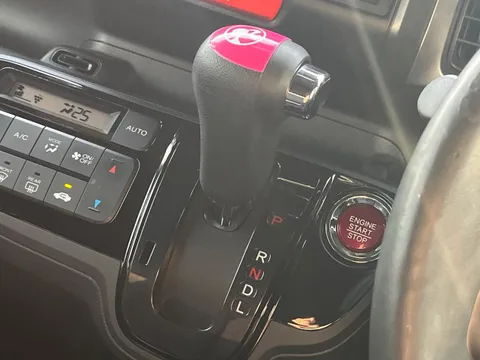Honda N-BOX Slash