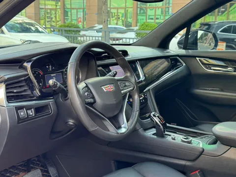 Cadillac XT6