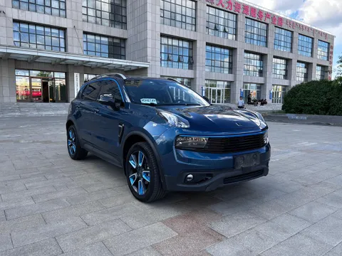 Lynk & Co 01