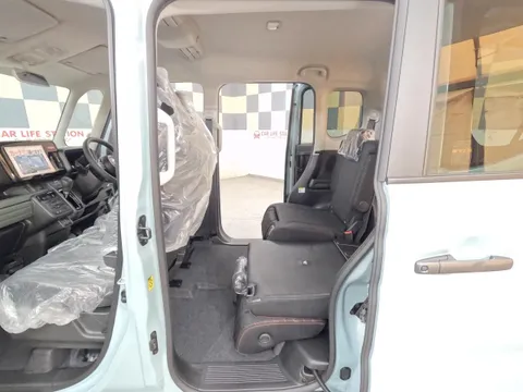 Suzuki Spacia Gear