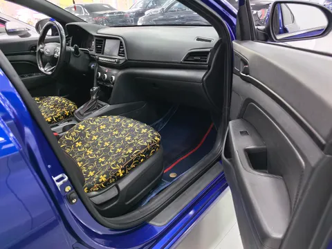 Hyundai Elantra (Avante)