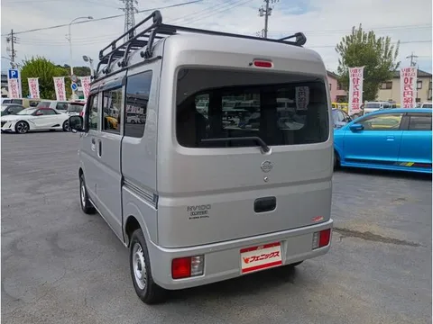 Nissan Clipper Van