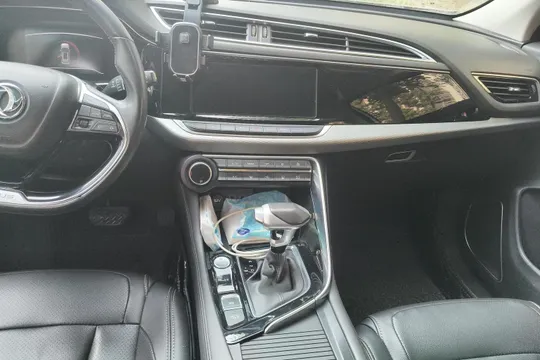 Dongfeng AX7