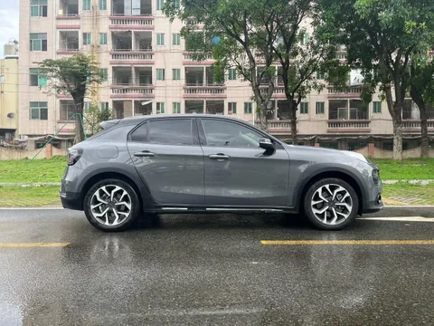 Lynk & Co 02