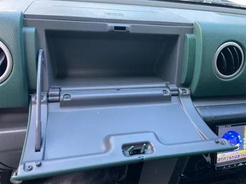 Daihatsu Naked