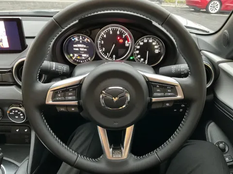 Mazda MX-5 (Roadster)