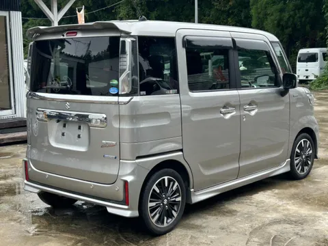 Suzuki Spacia Custom